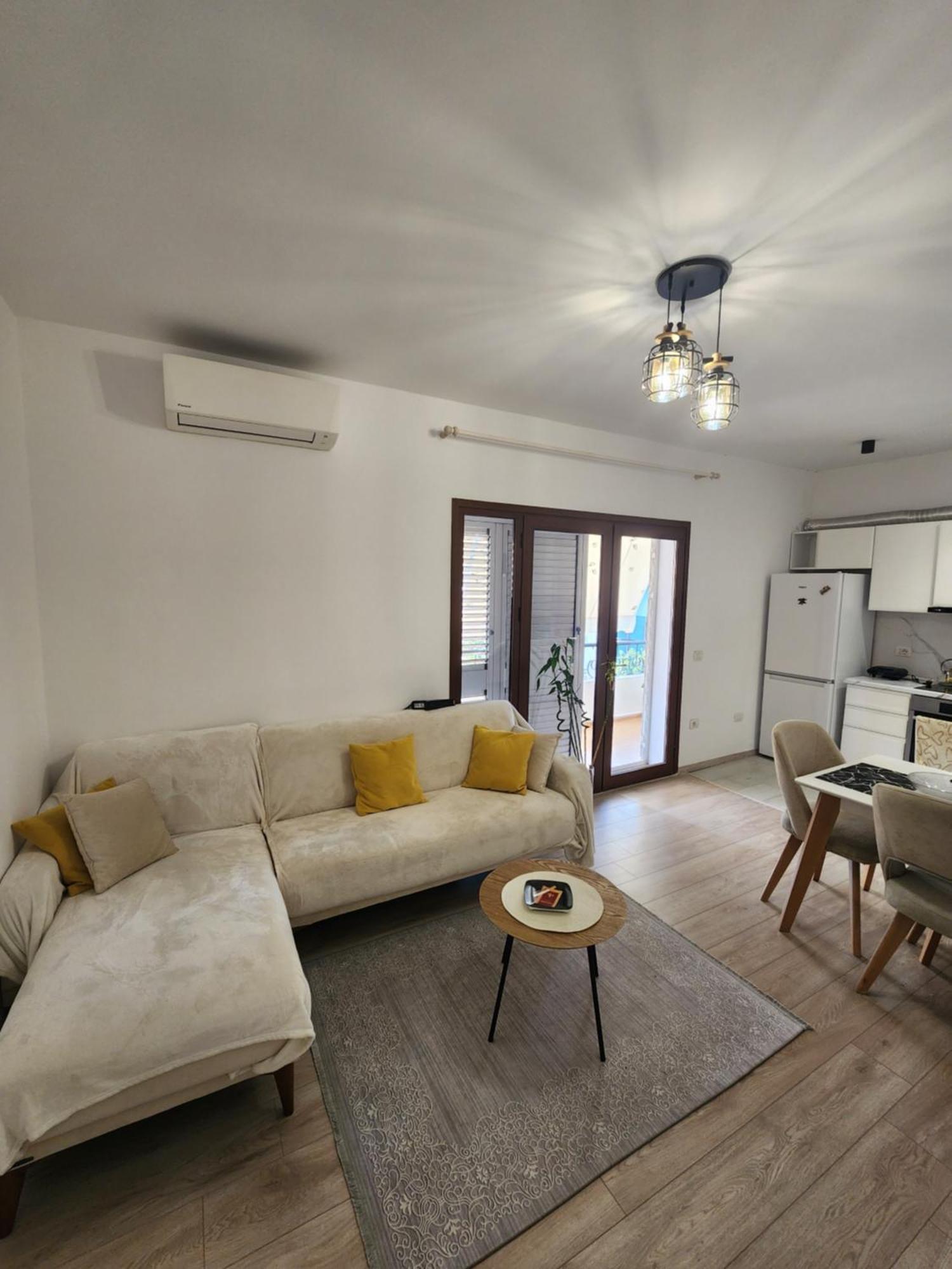 Gorgeous Apartamento Tirana